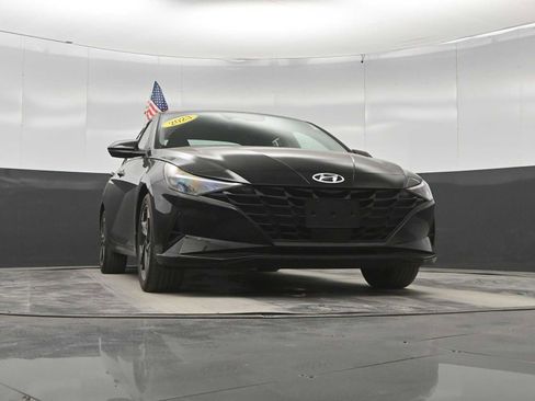 Certified 2023 Hyundai Elantra SEL w/ Convenience Package FWD image 32