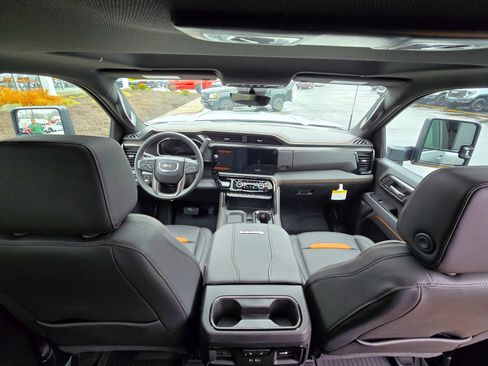 New 2026 GMC Sierra 2500 AT4 w/ AT4 Premium Plus Package image 18