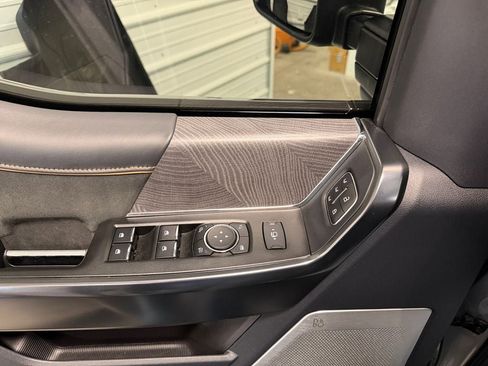 Used 2023 Ford F350 Platinum image 17