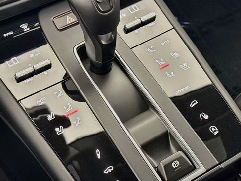 Certified 2026 Porsche Macan S AWD/4WD image 21