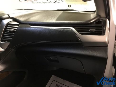 Used 2018 Chevrolet Tahoe LT w/ LT Signature Package image 42