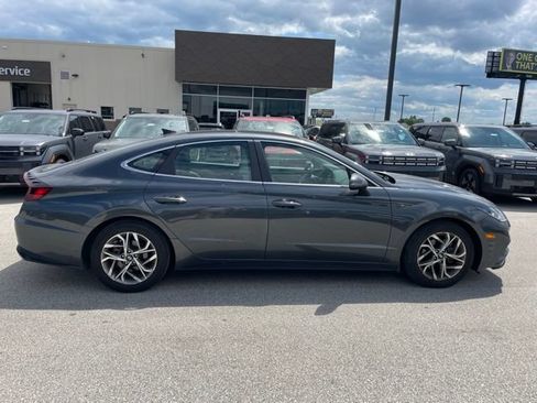Used 2023 Hyundai Sonata SEL w/ Convenience Package FWD image 4