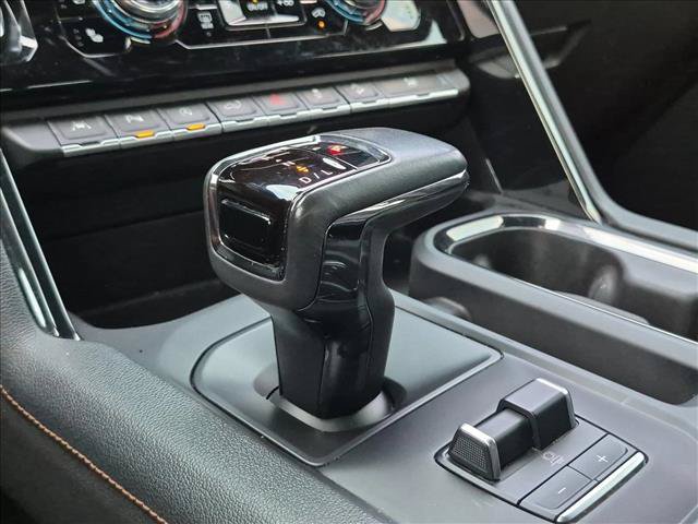 Used 2022 GMC Sierra 1500 AT4 w/ AT4 Premium Package AWD/4WD image 8