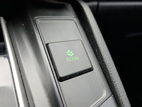 Used 2019 Honda CR-V LX image 7