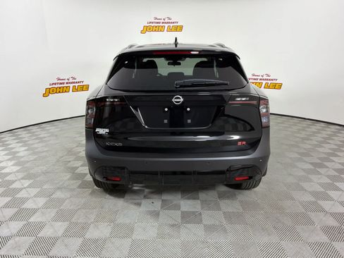 New 2026 Nissan Kicks SR FWD image 4