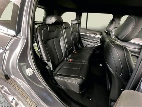 New 2026 Jeep Grand Cherokee Limited image 11