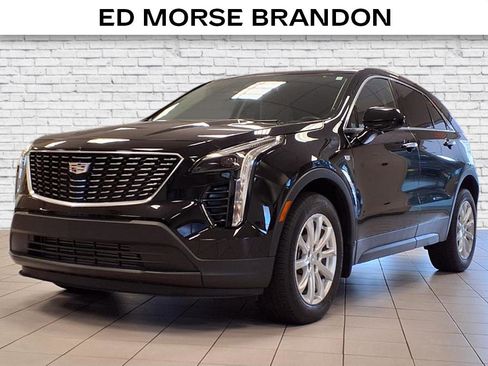Certified 2023 Cadillac XT4 Luxury w/ Cold Weather Package image 1