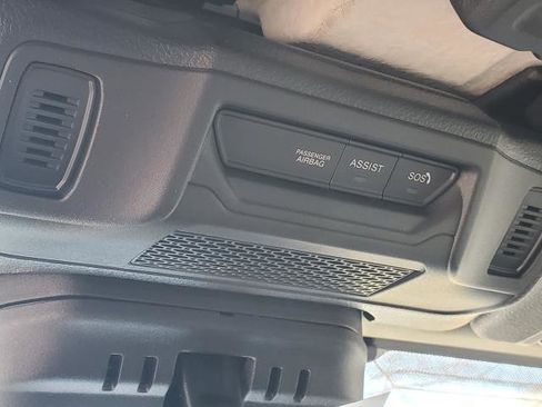 Used 2025 Jeep Wrangler Sahara w/ Safety Group image 17