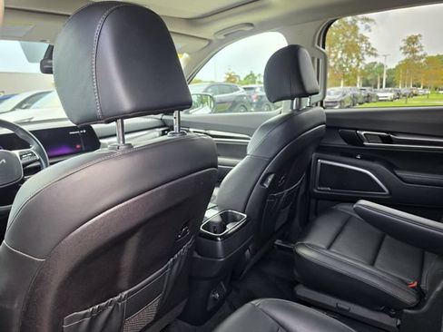 Certified 2025 Kia Telluride S FWD image 11