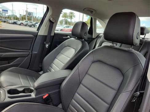 Used 2024 Volkswagen Jetta SE image 21