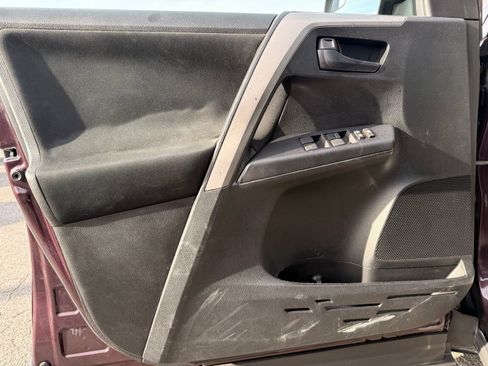 Used 2016 Toyota RAV4 LE image 13