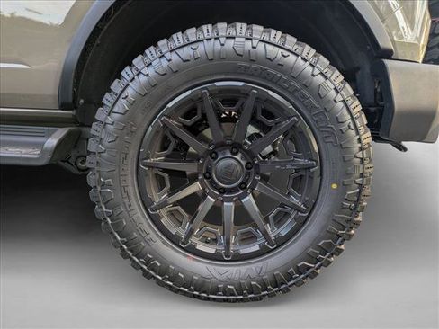 Used 2025 Ford Bronco Outer Banks AWD/4WD image 13