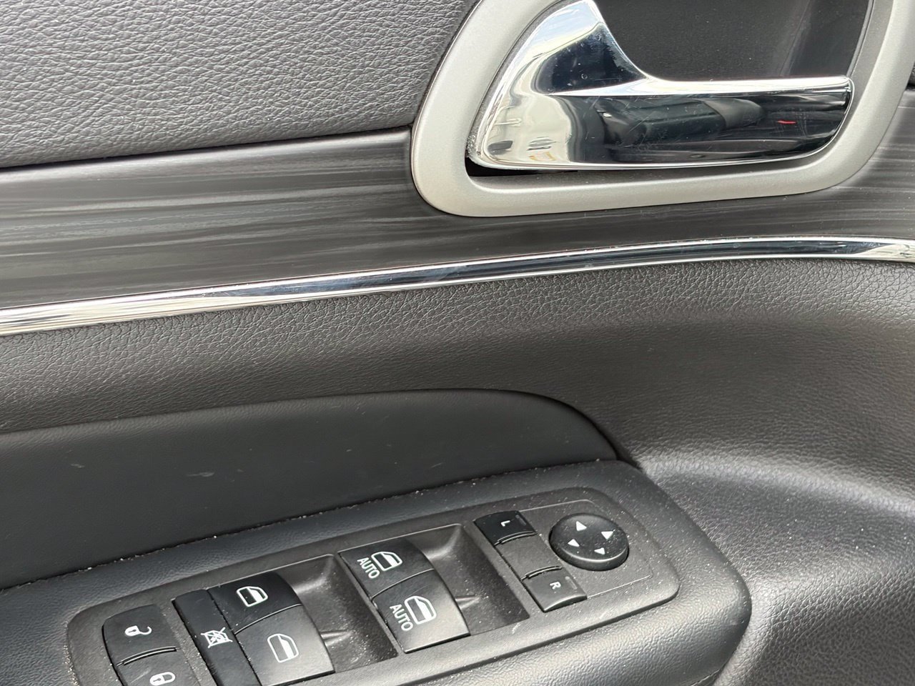 Used 2021 Jeep Grand Cherokee Limited AWD/4WD image 7
