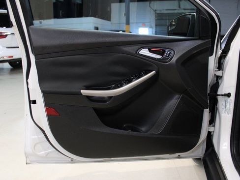 Used 2016 Ford Focus Titanium image 22