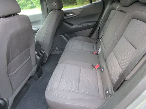 Used 2025 Chevrolet Equinox LT FWD image 16