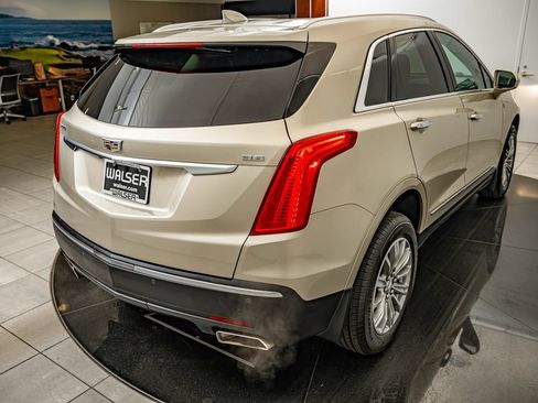 Used 2017 Cadillac XT5 Luxury w/ Driver Awareness Package FWD image 16