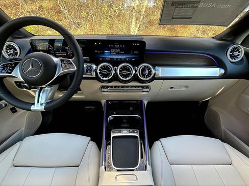 New 2026 Mercedes-Benz GLB 250 4MATIC image 5