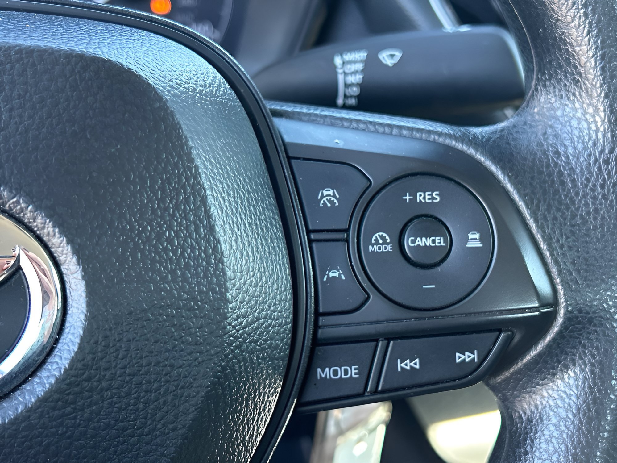 Used 2025 Toyota Corolla LE FWD image 23