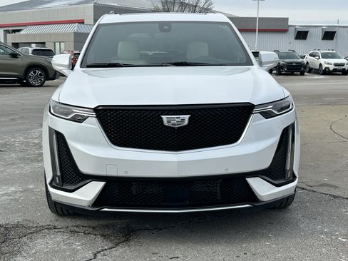 Used 2024 Cadillac XT6 Sport w/ Technology Package image 2