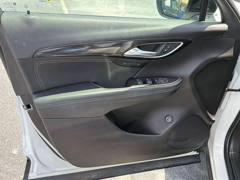 Used 2021 Buick Envision Essence w/ Sport Touring Package FWD image 16