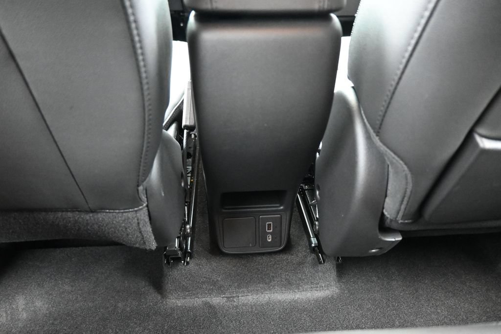 Used 2023 Buick Encore GX Select w/ Sport Touring Package FWD image 39
