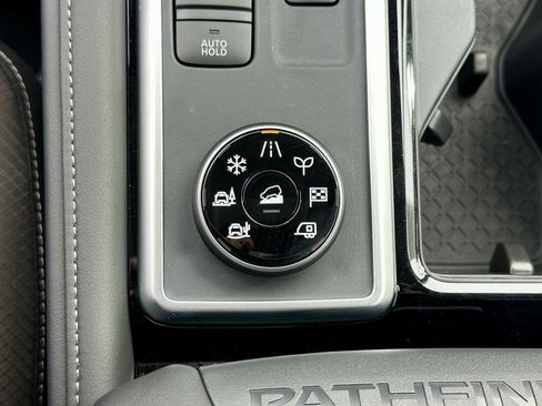 New 2026 Nissan Pathfinder SL image 22