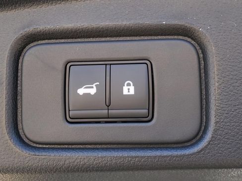 New 2026 Nissan Pathfinder Platinum image 16