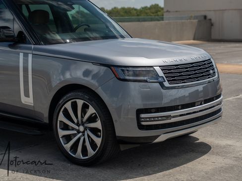 Used 2025 Land Rover Range Rover Autobiography AWD/4WD image 23