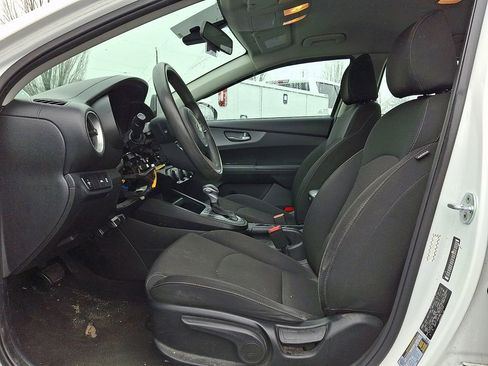 Used 2021 Kia Forte LXS image 12