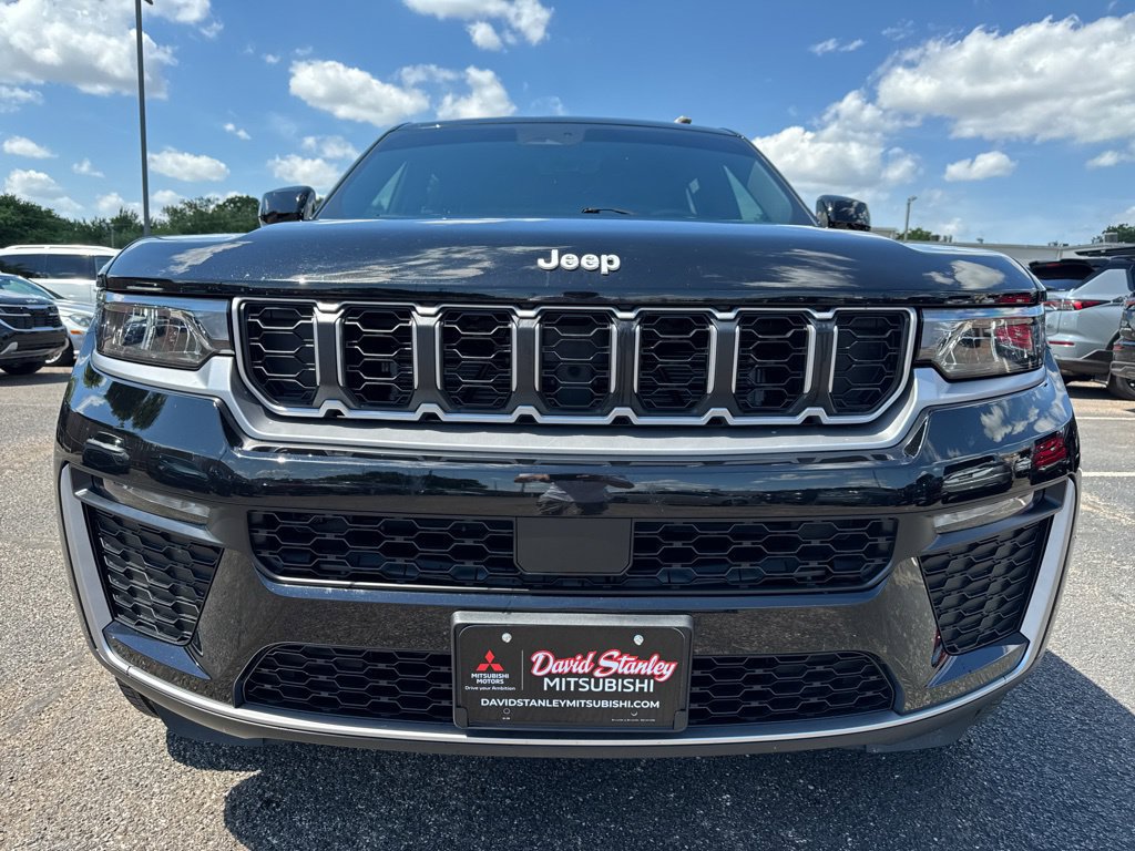 Used 2026 Jeep Grand Cherokee L Limited RWD image 2