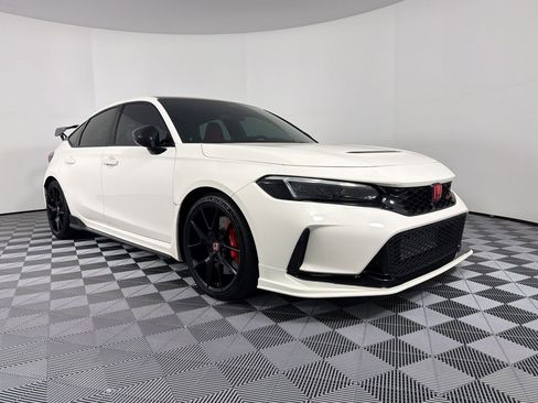 Used 2025 Honda Civic Type R image 12