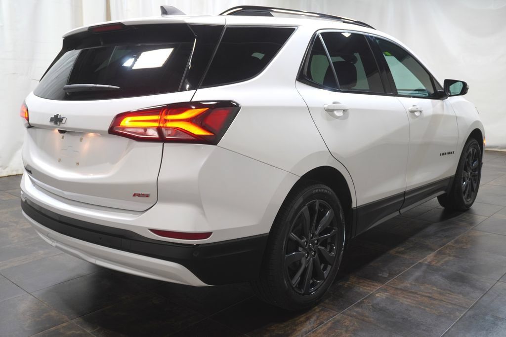 Used 2024 Chevrolet Equinox RS FWD image 4
