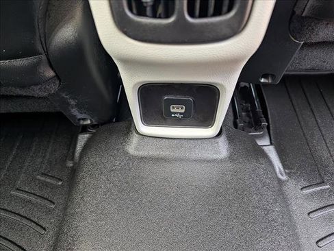 Used 2020 Jeep Compass Latitude w/ Safety & Security Group AWD/4WD image 16