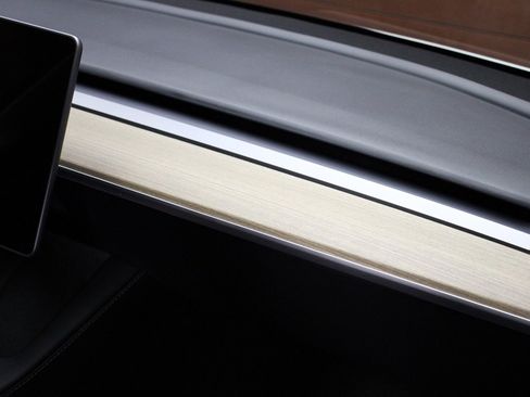 Used 2023 Tesla Model Y Long Range image 31