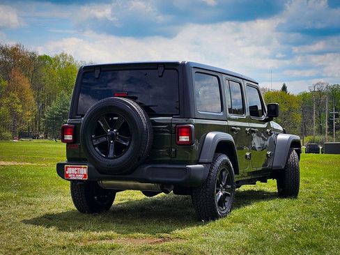 Used 2022 Jeep Wrangler Unlimited Sport AWD/4WD image 3