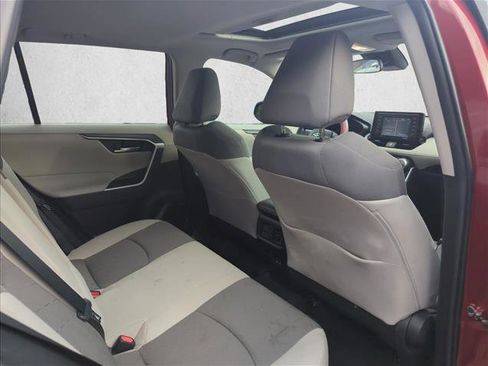 Used 2022 Toyota RAV4 XLE image 25