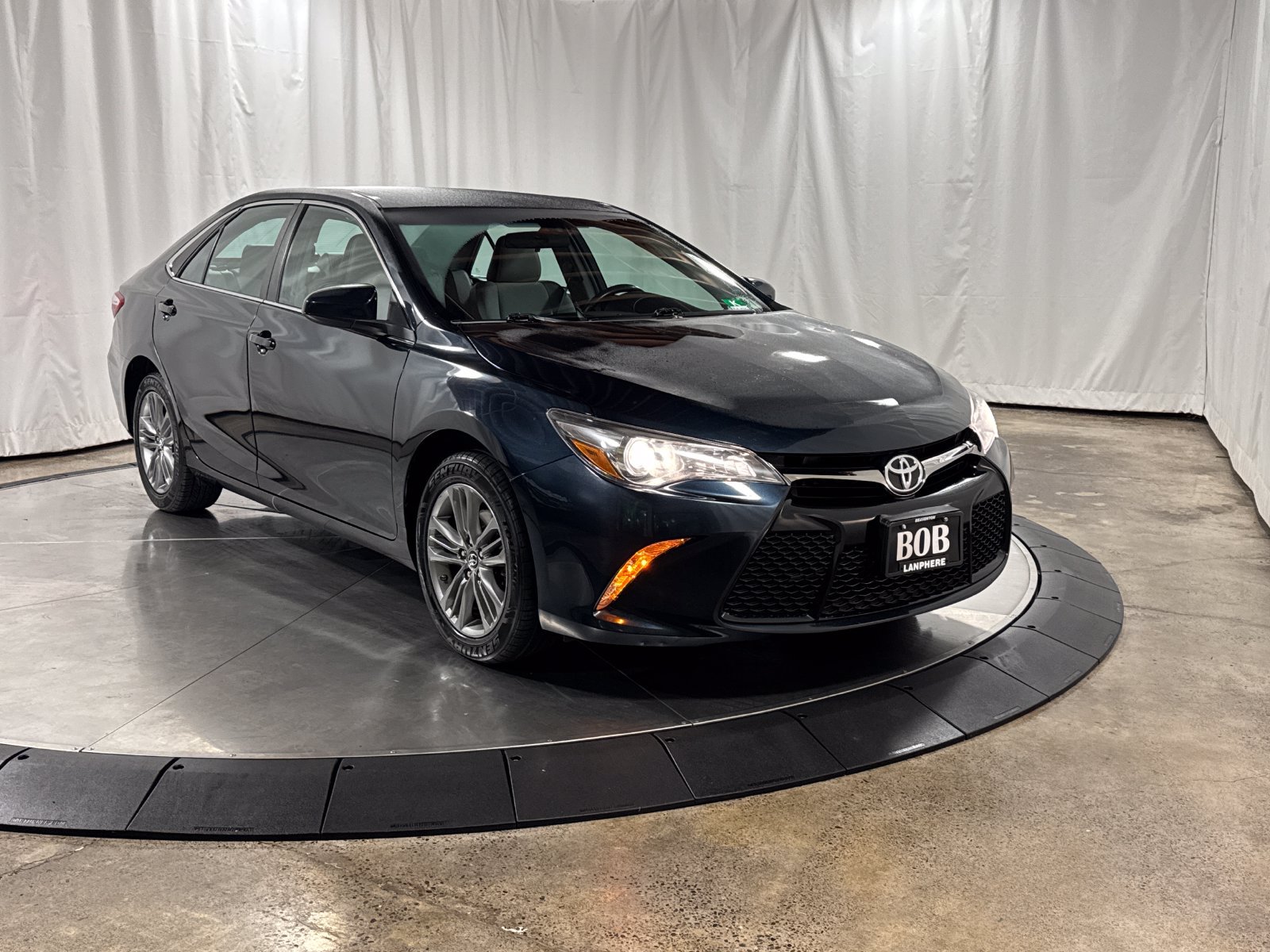 Used 2017 Toyota Camry SE FWD image 9