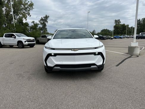 Used 2024 Chevrolet Equinox EV LT AWD/4WD image 10