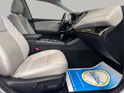 Used 2014 Toyota Avalon Limited w/ Technology Package FWD image 26