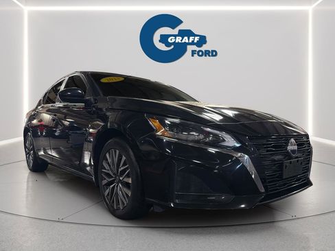 Used 2023 Nissan Altima 2.5 SV w/ SV Premium Package image 11