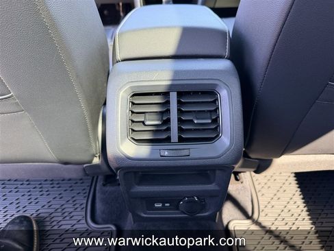 Used 2022 Volkswagen Tiguan SE R-Line image 10