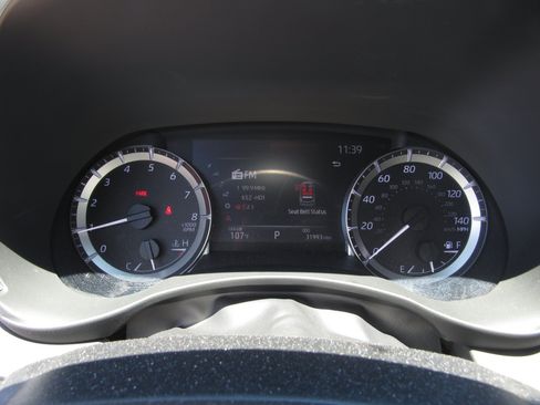 Used 2023 Toyota Highlander XSE FWD image 28