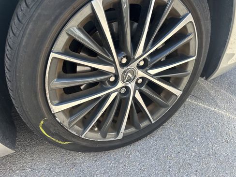 Used 2024 Lexus ES 350 w/ Premium Package image 12