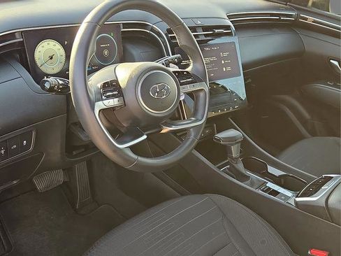 Used 2023 Hyundai Santa Cruz SEL Premium image 18