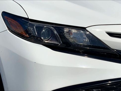 Used 2024 Toyota Camry SE w/ Convenience Package image 25