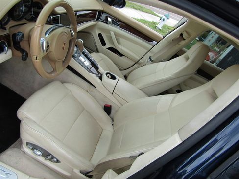 Used 2013 Porsche Panamera GTS AWD/4WD image 9