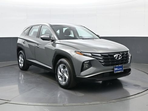 Certified 2024 Hyundai Tucson SE image 3