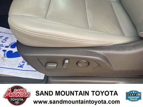 Used 2022 Chevrolet Tahoe Z71 w/ Luxury Package image 16