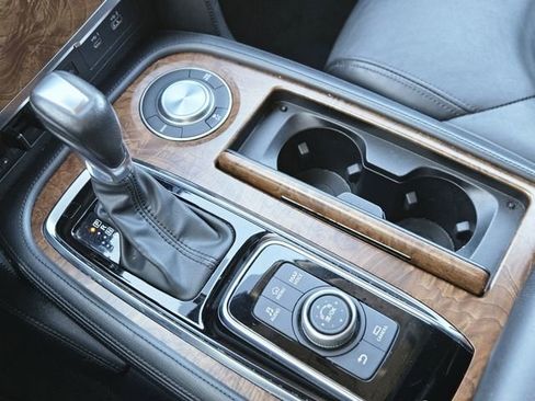 Certified 2023 Nissan Armada SL image 26