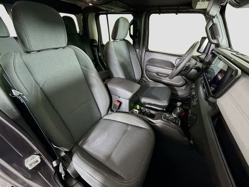 Used 2024 Jeep Gladiator Sport image 25